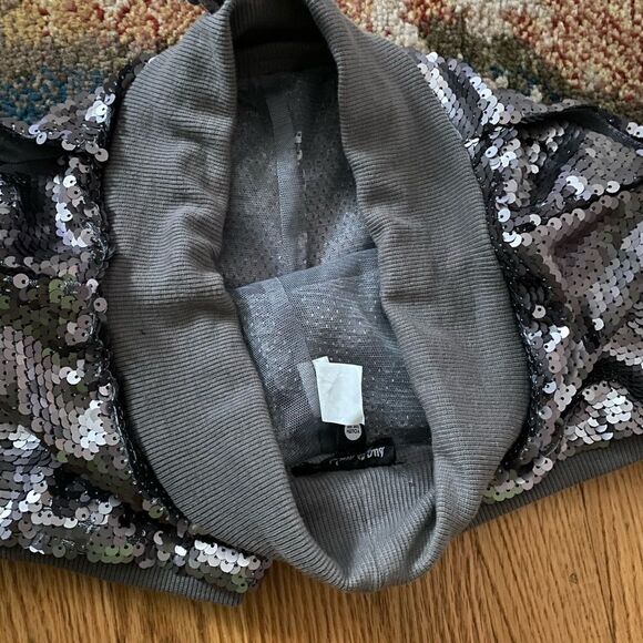 🆕🆕🆕 Girls Mermaid Shorts Silver YOS 🆕🆕🆕 - Picture 3 of 3